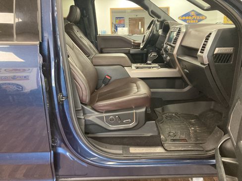 Used 2016 Ford F150 Platinum w/ Equipment Group 701A Luxury AWD/4WD image 19