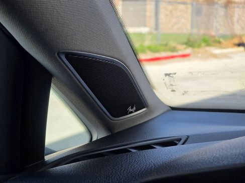 Used 2015 Volkswagen Golf S image 24