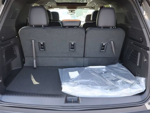 New 2027 Chevrolet Traverse Z71 w/ Enhanced Driving Package AWD/4WD image 26