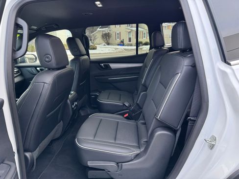 Used 2025 Buick Enclave Preferred image 44