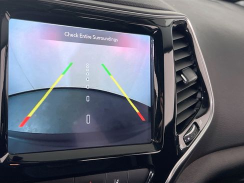 Used 2022 Jeep Cherokee Limited w/ Elite Package image 14