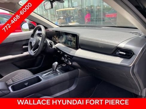 Used 2025 Nissan Kicks SV FWD image 7