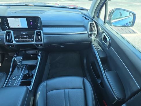 Used 2022 Kia Sorento S w/ Panoramic Sunroof Package FWD image 14