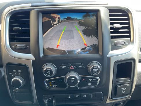 Used 2016 RAM 2500 SLT w/ Luxury Group AWD/4WD image 11