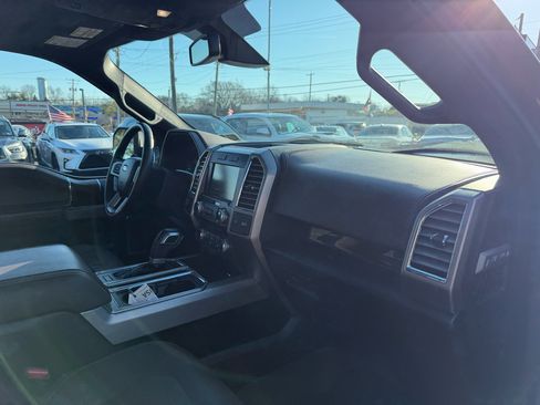 Used 2015 Ford F150 Platinum w/ Equipment Group 701A Luxury image 22