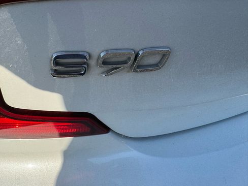 Used 2017 Volvo S90 T6 Momentum image 22