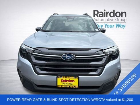 Used 2025 Subaru Forester Premium AWD/4WD image 2