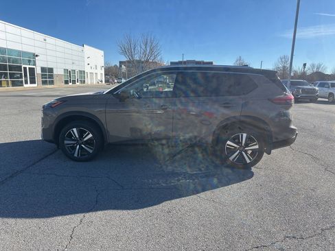 Used 2024 Nissan Rogue SL w/ SL Premium Package image 8