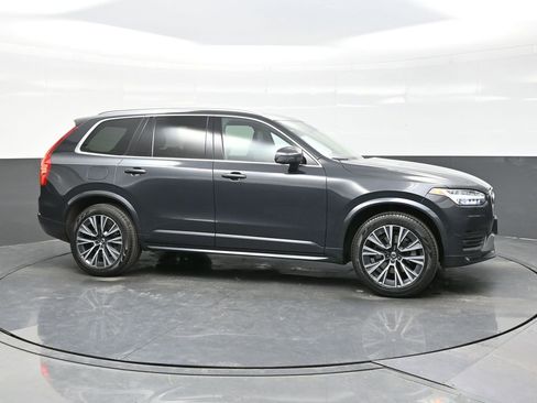 Used 2022 Volvo XC90 T5 Momentum w/ Protection Package Premier image 8