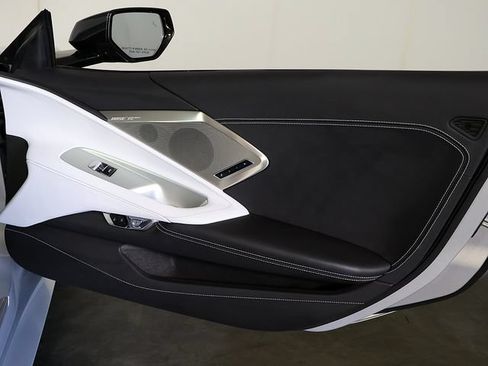 Used 2023 Chevrolet Corvette Stingray Preferred Cpe w/ Z51 Performance Package RWD image 31
