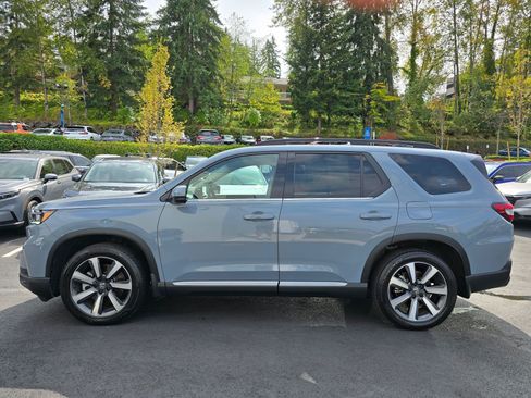 Certified 2024 Honda Pilot Touring image 8