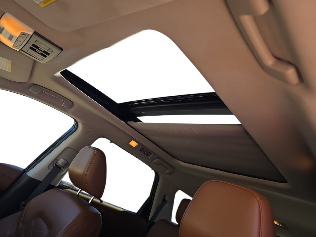 Used 2023 Nissan Pathfinder Platinum w/ Cargo Package FWD image 30