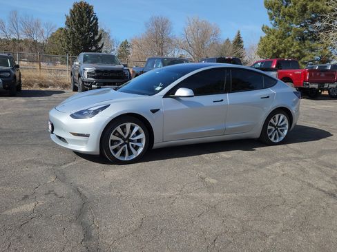 Used 2018 Tesla Model 3 Long Range image 4