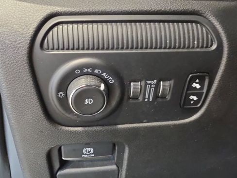 Used 2022 Jeep Wagoneer Series II AWD/4WD image 22
