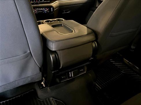 Used 2024 Chevrolet Silverado 1500 LT image 28