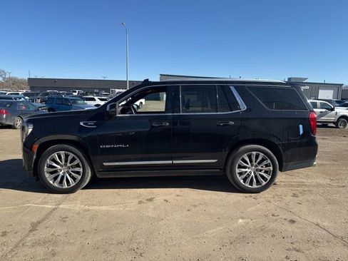 Used 2023 GMC Yukon Denali w/ Denali Reserve Package image 4