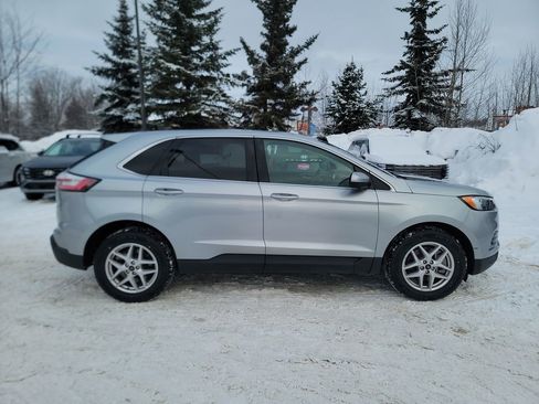 Used 2024 Ford Edge SEL image 9
