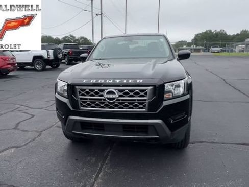 Used 2023 Nissan Frontier SV AWD/4WD image 3
