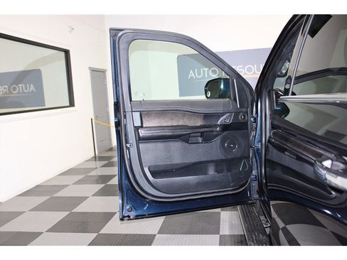 Used 2021 Ford Expedition Max Limited image 11