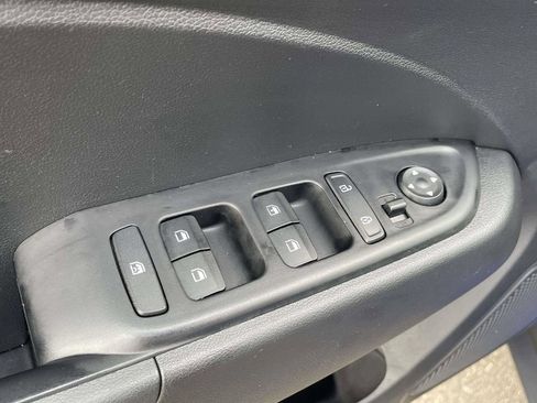 Used 2026 Hyundai Venue SE FWD image 11