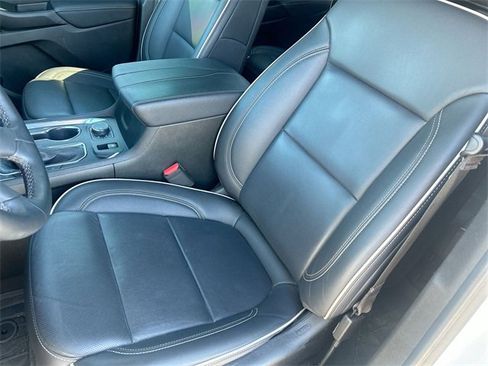 Certified 2023 Chevrolet Traverse Premier w/ Redline Edition image 15