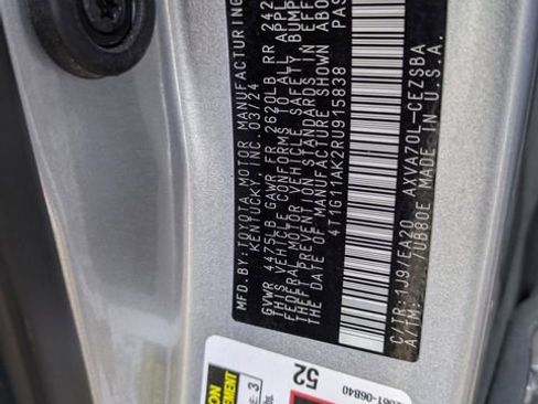 Used 2024 Toyota Camry SE image 34