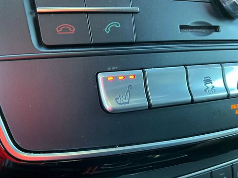 Used 2016 Mercedes-Benz GLE 350 GLE 350 4MATIC Sport Utility 4 w/ Premium Package image 33