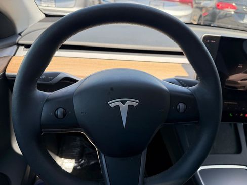 Used 2023 Tesla Model Y Long Range AWD/4WD image 10
