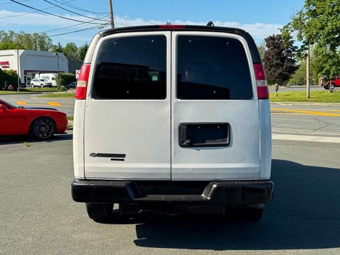 Used 2018 Chevrolet Express 2500 LS w/ Driver Convenience Package RWD image 5