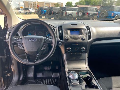Used 2019 Ford Edge SE FWD image 15