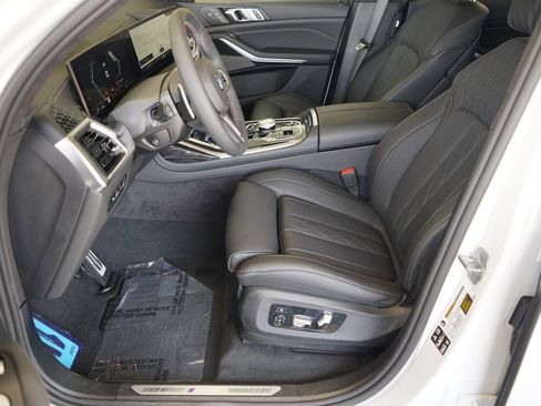 New 2025 BMW X7 M60i image 12