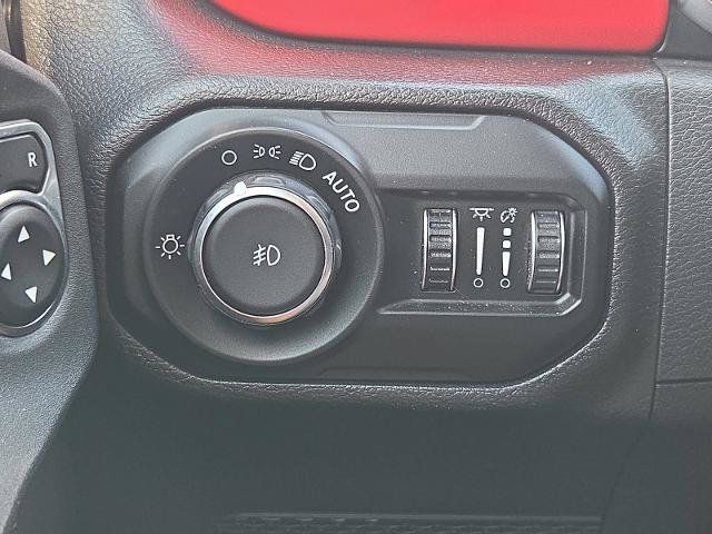 Used 2022 Jeep Wrangler Unlimited Rubicon AWD/4WD image 18