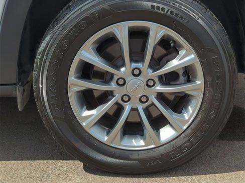 Certified 2021 Jeep Cherokee Latitude Lux image 30