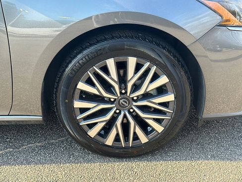 Certified 2023 Nissan Altima 2.5 SV image 12