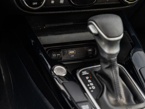 Used 2025 Kia Soul S FWD image 28