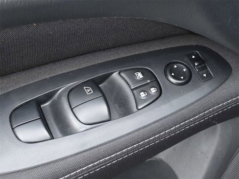 Used 2017 Nissan Pathfinder S image 17