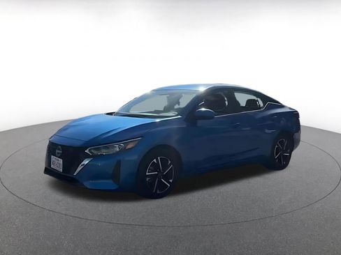 Used 2025 Nissan Sentra SV image 4