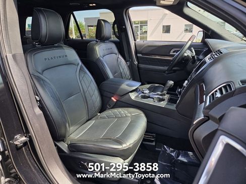 Used 2018 Ford Explorer Platinum AWD/4WD image 16