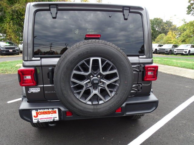 Certified 2026 Jeep Wrangler Unlimited Sahara AWD/4WD image 21