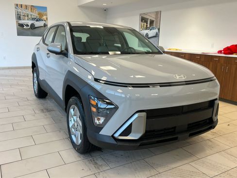 Used 2026 Hyundai Kona SE image 4