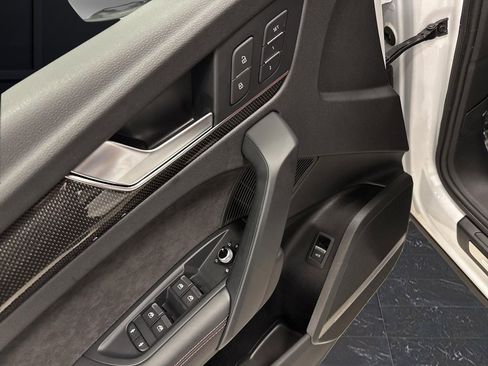 Used 2019 Audi SQ5 Prestige w/ Prestige Package image 29