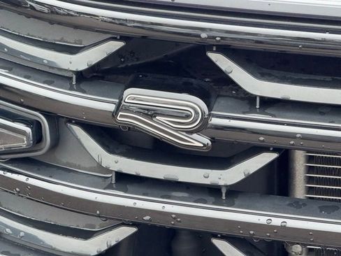 Used 2024 Volkswagen Atlas Cross Sport SEL Premium R-Line image 18