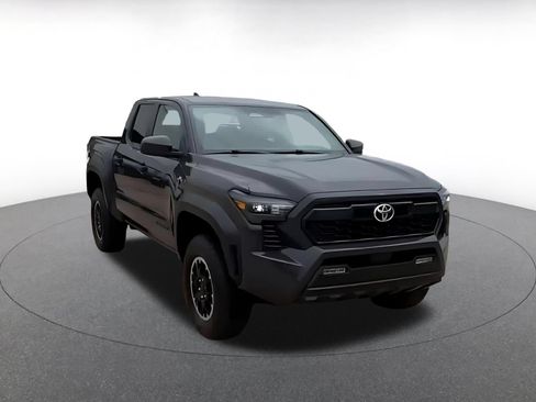 Used 2025 Toyota Tacoma TRD Off-Road AWD/4WD image 3