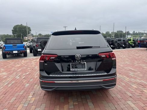Used 2023 Volkswagen Tiguan SE FWD image 35
