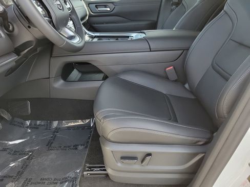 New 2026 Nissan Armada SV image 14