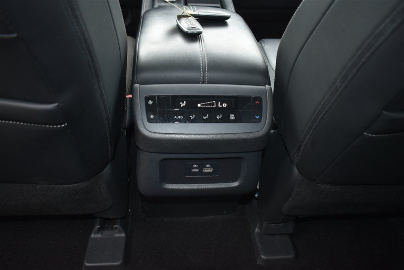 Used 2024 Nissan Pathfinder SL AWD/4WD image 24