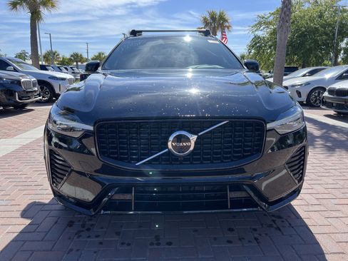 Used 2023 Volvo XC60 B5 Ultimate w/ Climate Package image 3