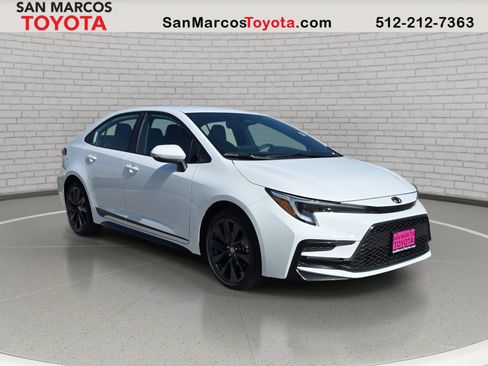 Used 2026 Toyota Corolla SE FWD image 3