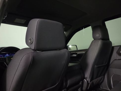 Used 2024 Chevrolet Silverado 1500 LT RWD image 15