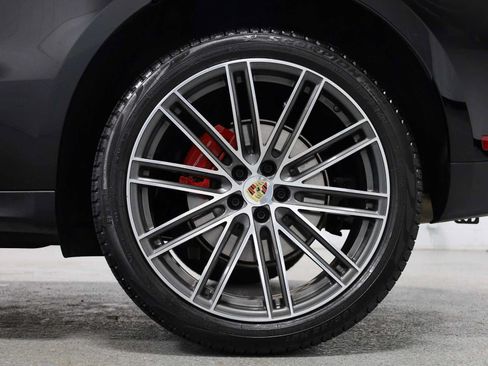 Used 2026 Porsche Macan S AWD/4WD image 39